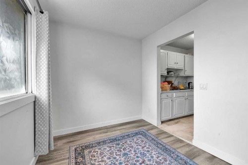 3-4543 7 Avenue Se, Calgary, AB - Indoor Photo Showing Other Room