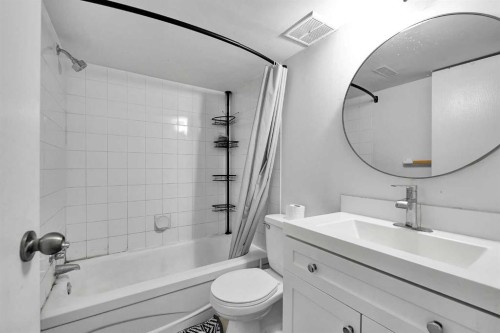 3-4543 7 Avenue Se, Calgary, AB - Indoor Photo Showing Bathroom