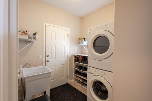 37 Royal Birch Close Nw, Calgary, AB - Indoor Photo Showing Laundry Room