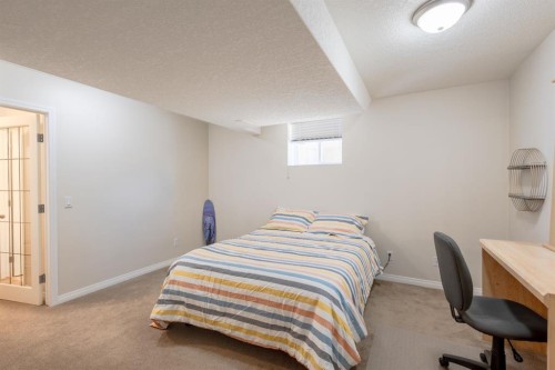 37 Royal Birch Close Nw, Calgary, AB - Indoor Photo Showing Bedroom