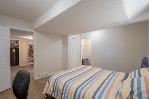 37 Royal Birch Close Nw, Calgary, AB - Indoor Photo Showing Bedroom
