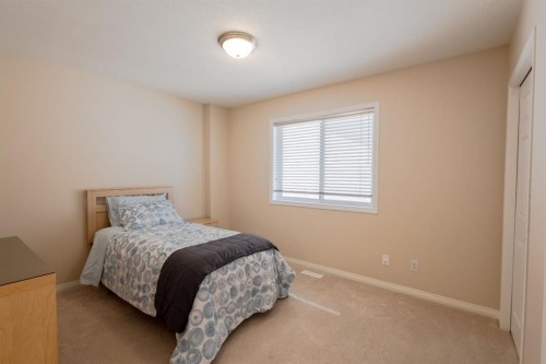 37 Royal Birch Close Nw, Calgary, AB - Indoor Photo Showing Bedroom