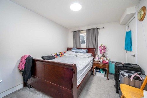 72 Faldale Close Ne, Calgary, AB - Indoor Photo Showing Bedroom