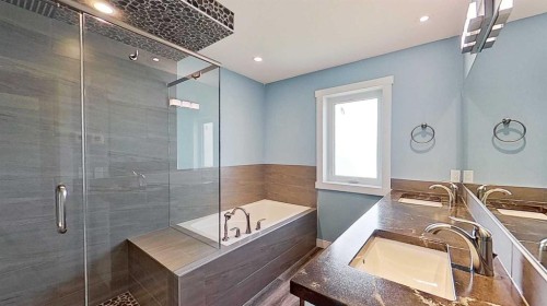 29 Sunrise Close Se, High River, AB - Indoor Photo Showing Bathroom