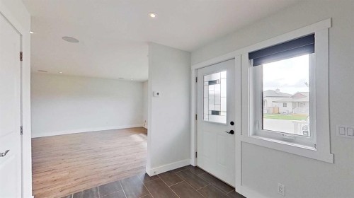 29 Sunrise Close Se, High River, AB - Indoor Photo Showing Other Room