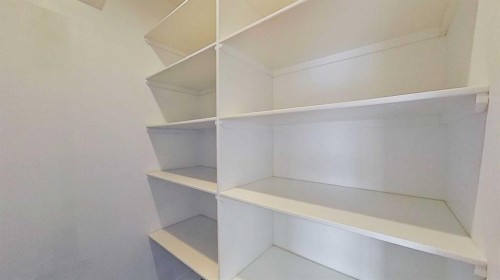 29 Sunrise Close Se, High River, AB - Indoor With Storage