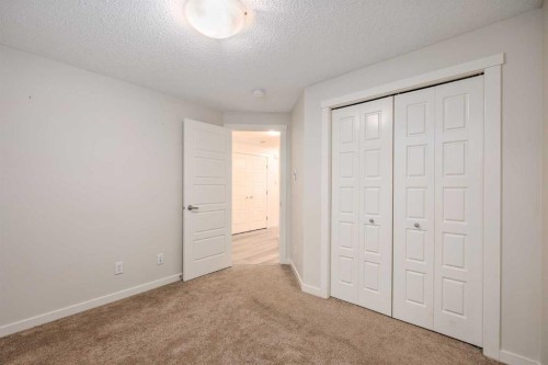 305 Cranbrook Square Se, Calgary, AB - Indoor