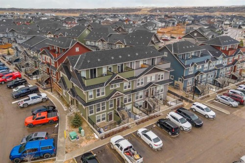 305 Cranbrook Square Se, Calgary, AB - 