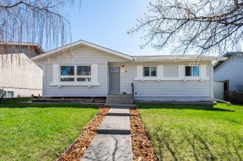 16 Alcock Close  Okotoks, AB T1S 1H1