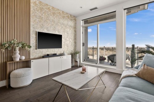806-2505 17 Avenue Sw, Calgary, AB - Indoor Photo Showing Living Room