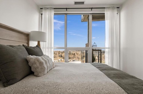 806-2505 17 Avenue Sw, Calgary, AB - Indoor Photo Showing Bedroom