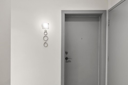 806-2505 17 Avenue Sw, Calgary, AB - Indoor Photo Showing Other Room