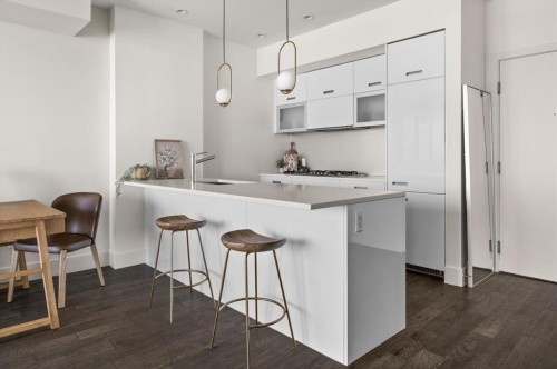 806-2505 17 Avenue Sw, Calgary, AB - Indoor