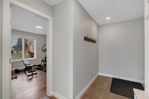 37 Highwood Place Nw, Calgary, AB - Indoor Photo Showing Other Room