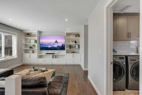 37 Highwood Place Nw, Calgary, AB - Indoor Photo Showing Laundry Room