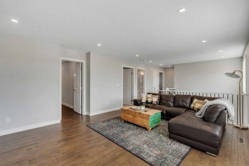 37 Highwood Place Nw, Calgary, AB - Indoor Photo Showing Living Room