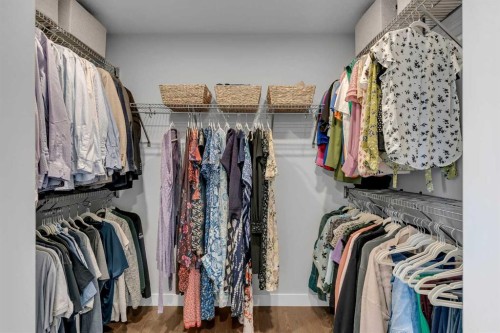 37 Highwood Place Nw, Calgary, AB - Indoor With Storage