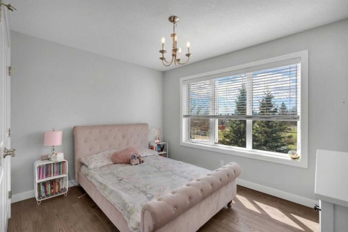 37 Highwood Place Nw, Calgary, AB - Indoor Photo Showing Bedroom