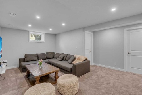 37 Highwood Place Nw, Calgary, AB - Indoor