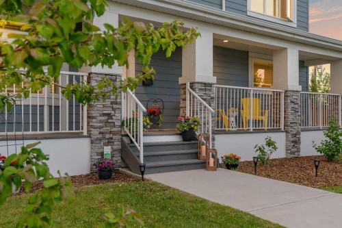 37 Highwood Place Nw, Calgary, AB - Outdoor With Deck Patio Veranda