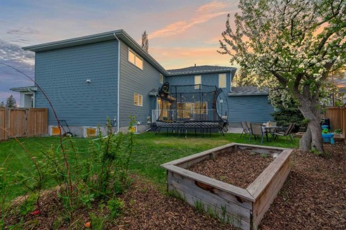 37 Highwood Place Nw, Calgary, AB - Outdoor With Deck Patio Veranda
