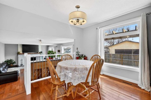 117 Bonitz Court, Carseland, AB - Indoor Photo Showing Dining Room