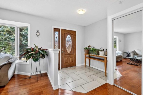 117 Bonitz Court, Carseland, AB - Indoor Photo Showing Other Room
