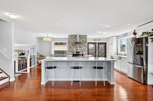 117 Bonitz Court, Carseland, AB - Indoor Photo Showing Kitchen With Upgraded Kitchen