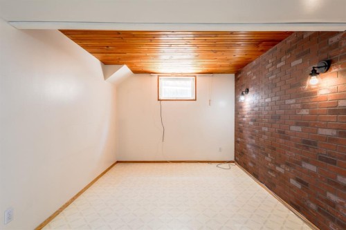 719 27 Avenue Nw, Calgary, AB - Indoor Photo Showing Basement