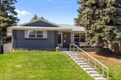 7 Canna Bay SW Calgary, AB T2W 1P2
