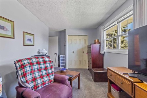 7 Canna Bay Sw, Calgary, AB - Indoor