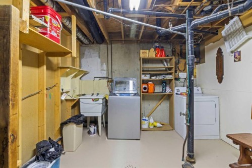 7 Canna Bay Sw, Calgary, AB - Indoor