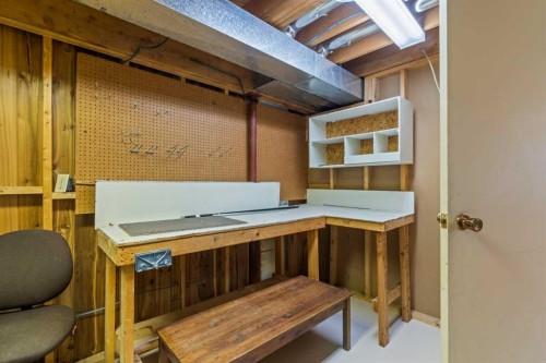 7 Canna Bay Sw, Calgary, AB - Indoor