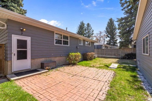 7 Canna Bay Sw, Calgary, AB - Outdoor With Exterior