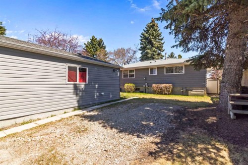 7 Canna Bay Sw, Calgary, AB - Outdoor