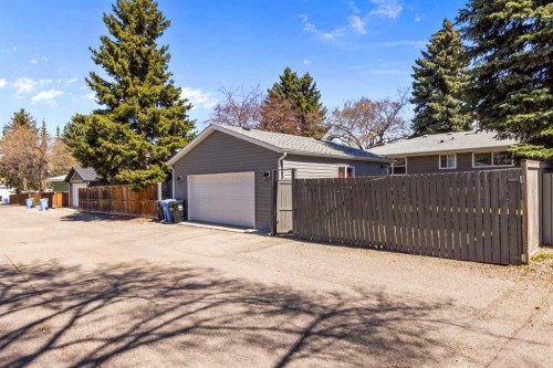 7 Canna Bay Sw, Calgary, AB - Outdoor