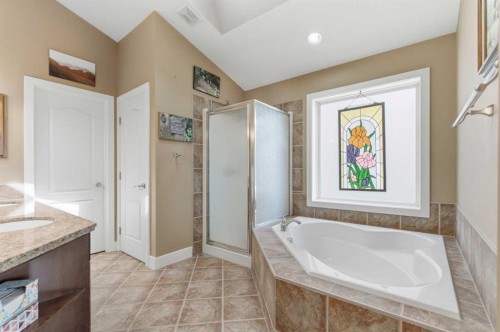 183 Discovery Ridge Way Sw, Calgary, AB - Indoor Photo Showing Bathroom