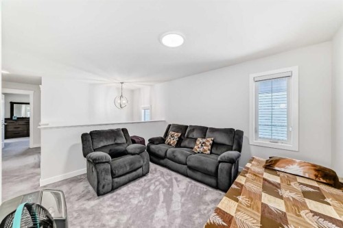 2004 Ravensdun Crescent Se, Airdrie, AB - Indoor Photo Showing Living Room