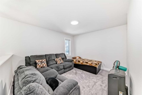 2004 Ravensdun Crescent Se, Airdrie, AB - Indoor Photo Showing Living Room