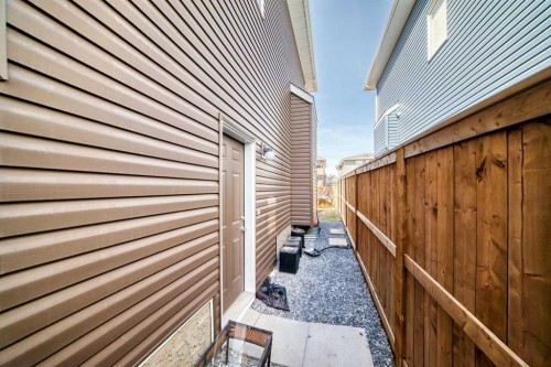 2004 Ravensdun Crescent Se, Airdrie, AB - Outdoor