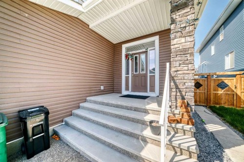 2004 Ravensdun Crescent Se, Airdrie, AB - Outdoor