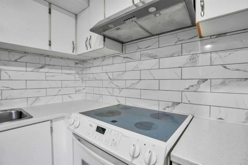 76 Aberfoyle Close Ne, Calgary, AB - Indoor Photo Showing Kitchen