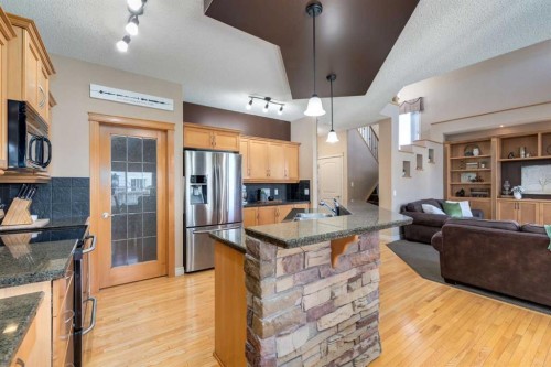195 Willowmere Close, Chestermere, AB - Indoor Photo Showing Kitchen With Stainless Steel Kitchen