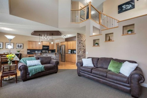 195 Willowmere Close, Chestermere, AB - Indoor Photo Showing Living Room