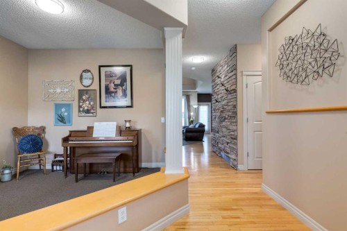 195 Willowmere Close, Chestermere, AB - Indoor Photo Showing Other Room