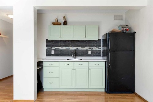 1030 Mckenzie Lake Bay Se, Calgary, AB - Indoor Photo Showing Kitchen
