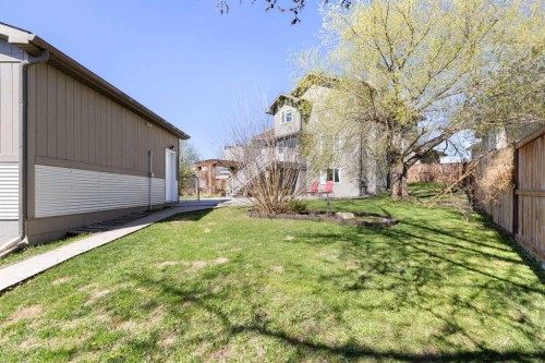 1030 Mckenzie Lake Bay Se, Calgary, AB - Outdoor
