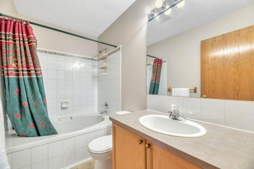 7 Springs Crescent Se, Airdrie, AB - Indoor Photo Showing Bathroom