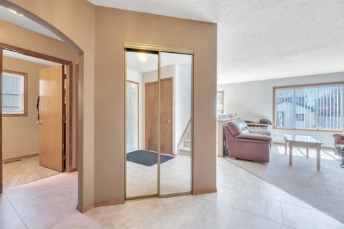7 Springs Crescent Se, Airdrie, AB - Indoor Photo Showing Other Room