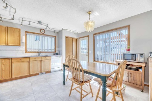 7 Springs Crescent Se, Airdrie, AB - Indoor